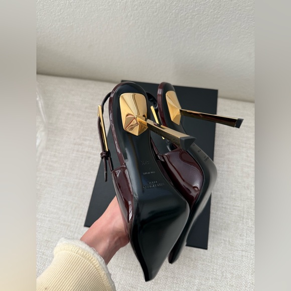 SAINT LAURENT LEE EMBELLISHED PATENT LEATHER SLINGBACK PUMP - Picture 10 of 16